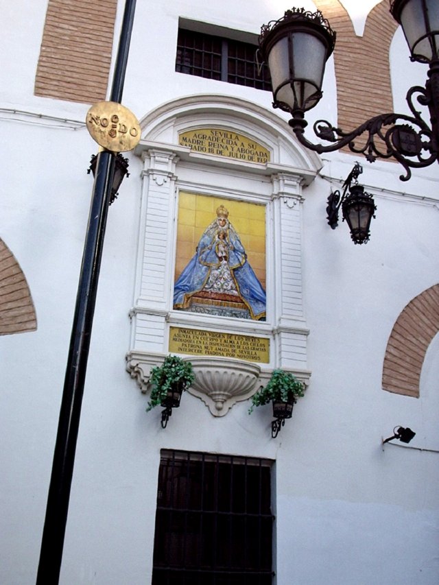 P5190149 plaza virgen de los reyes - Sevilla